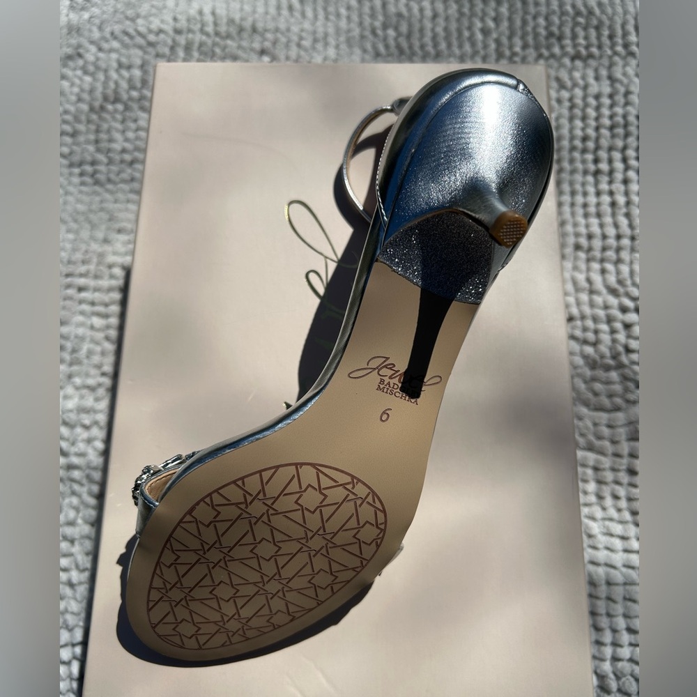 Jewel Badgley Mischka Women’s Dash Silver Heel Sandals Size 6 - Picture 8 of 16